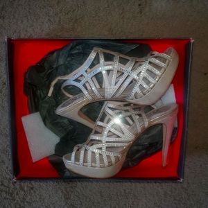 Vince Camuto women's Janene